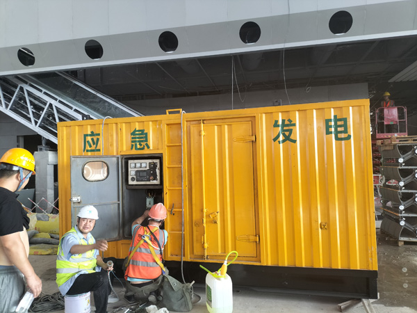 隆尧怎样判断空气滤清器是否需要更换？